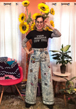 Load image into Gallery viewer, Music icons embroidery patches wide legs jean in acid wash