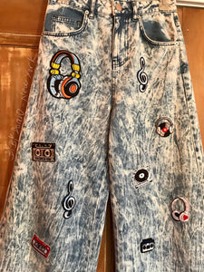 Music icons embroidery patches wide legs jean in acid wash