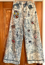 Load image into Gallery viewer, Music icons embroidery patches wide legs jean in acid wash